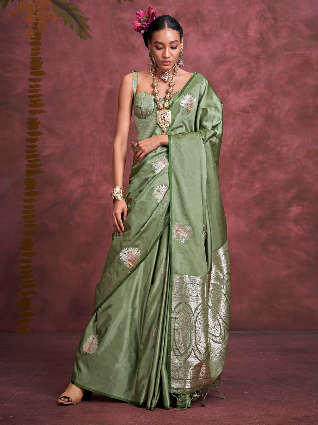 

Vardha Ethnic Motifs Woven Design Zari Mysore Silk Saree, Green