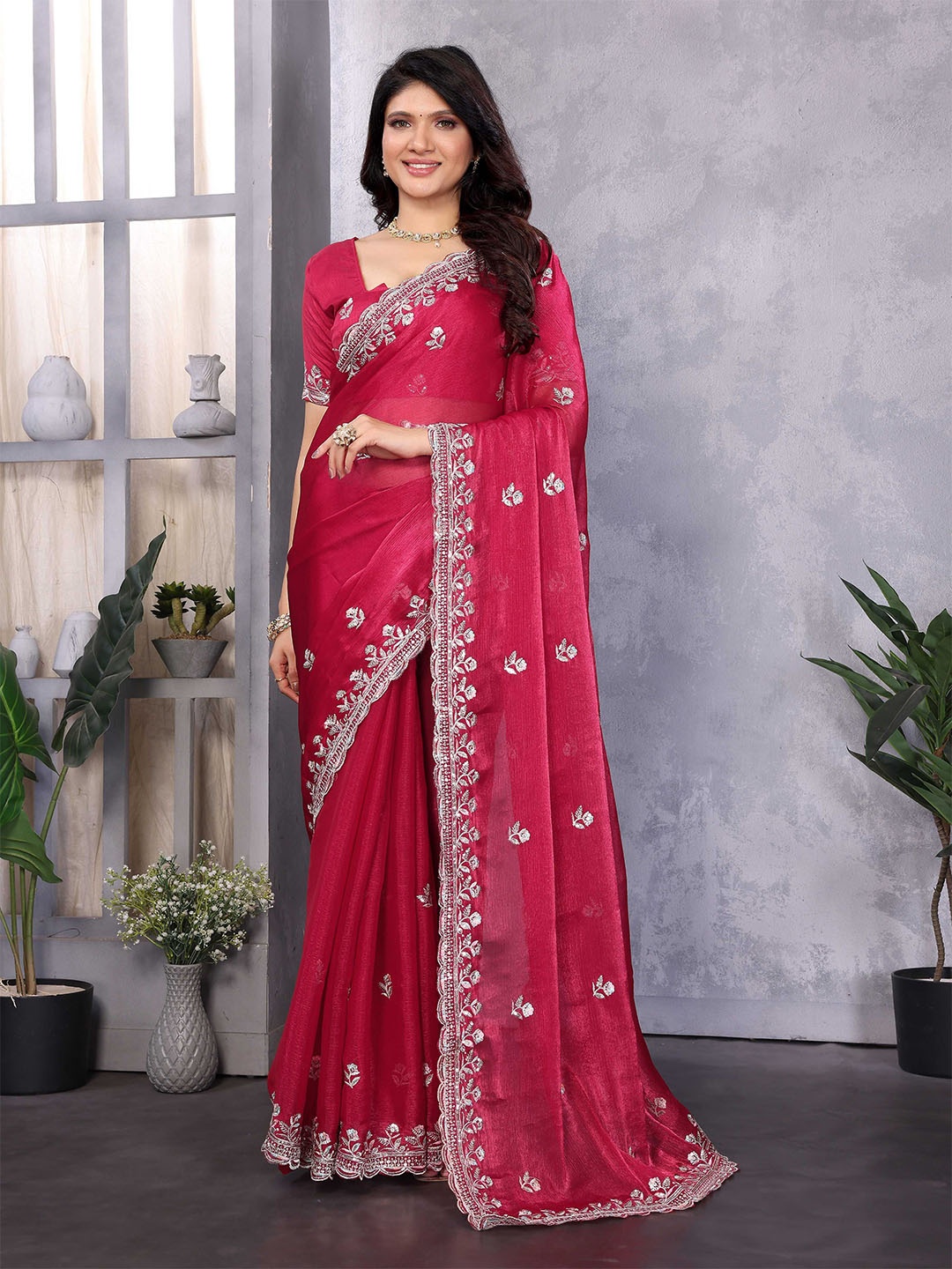 

NEGRONI Ethnic Motifs Emboridered Sequinned Saree, Pink