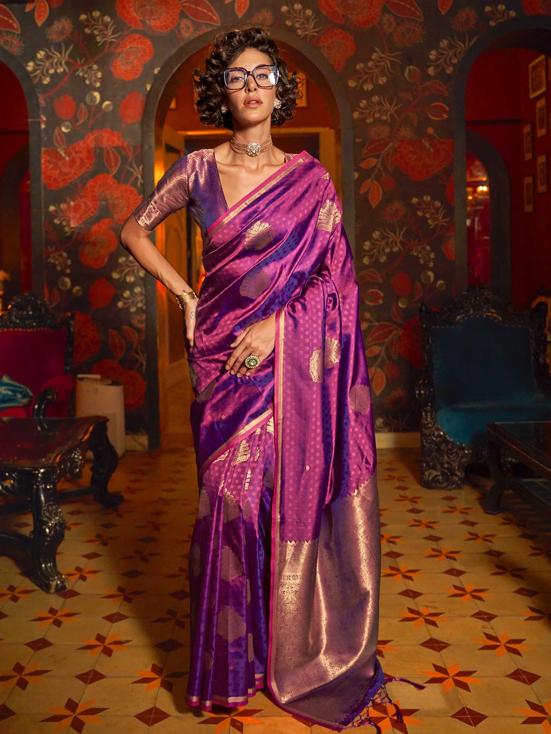 

Vardha Woven Design Zari Silk Blend Banarasi Saree, Purple