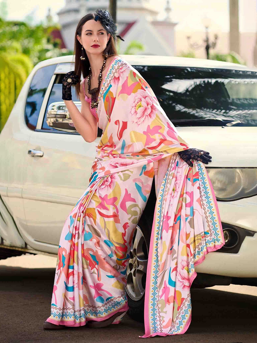 

Mitera Floral Printed Saree, Pink