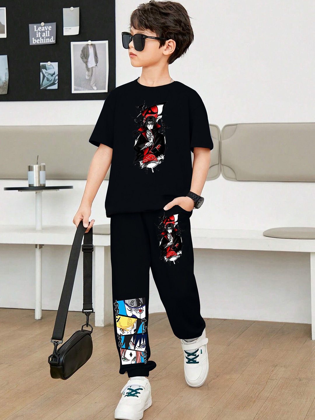 

LOCAVESTIR Boys Printed T-shirt And Joggers, Black