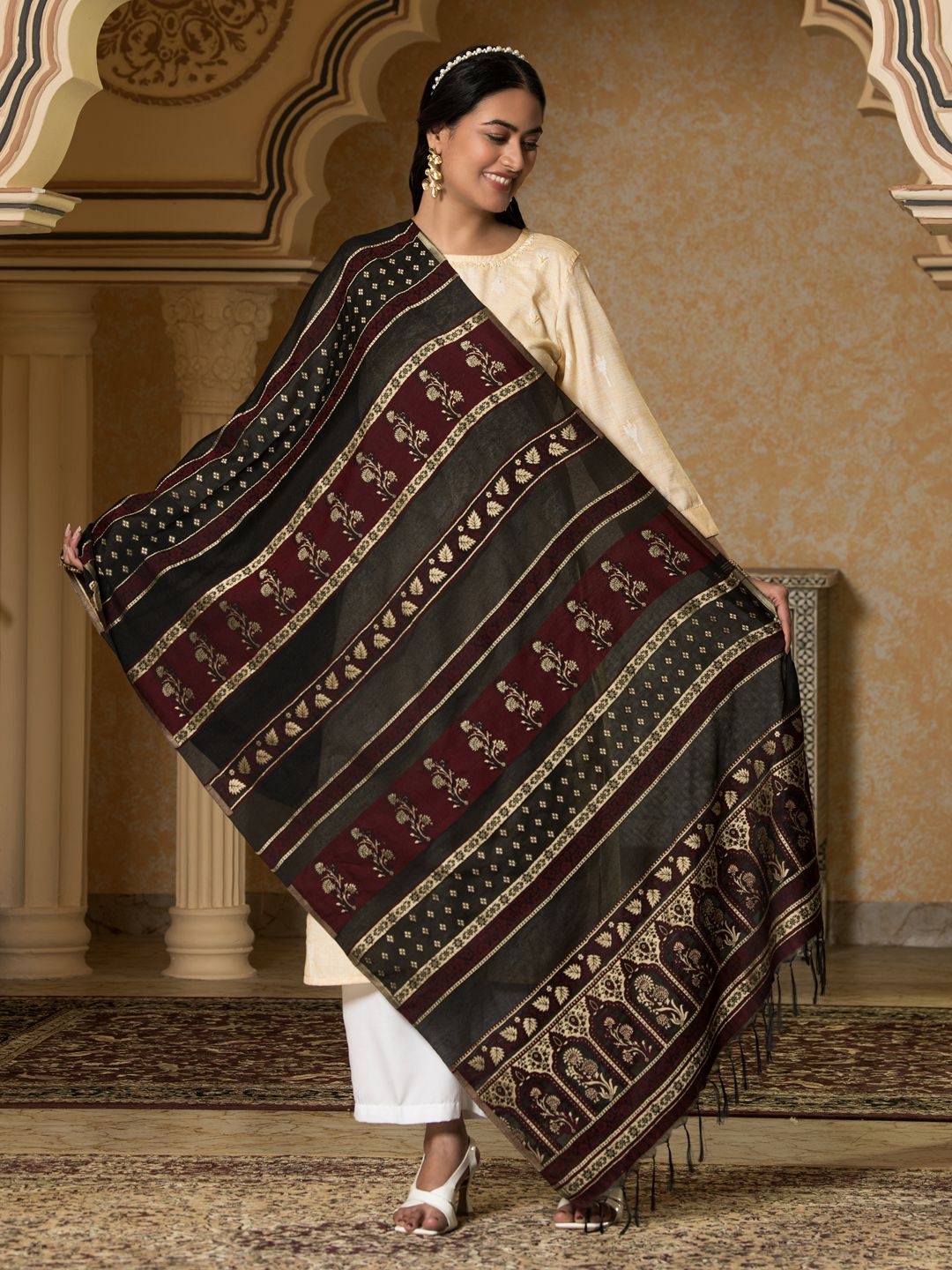 

SAHASIKA Floral Woven Design Dupatta With Zari, Black