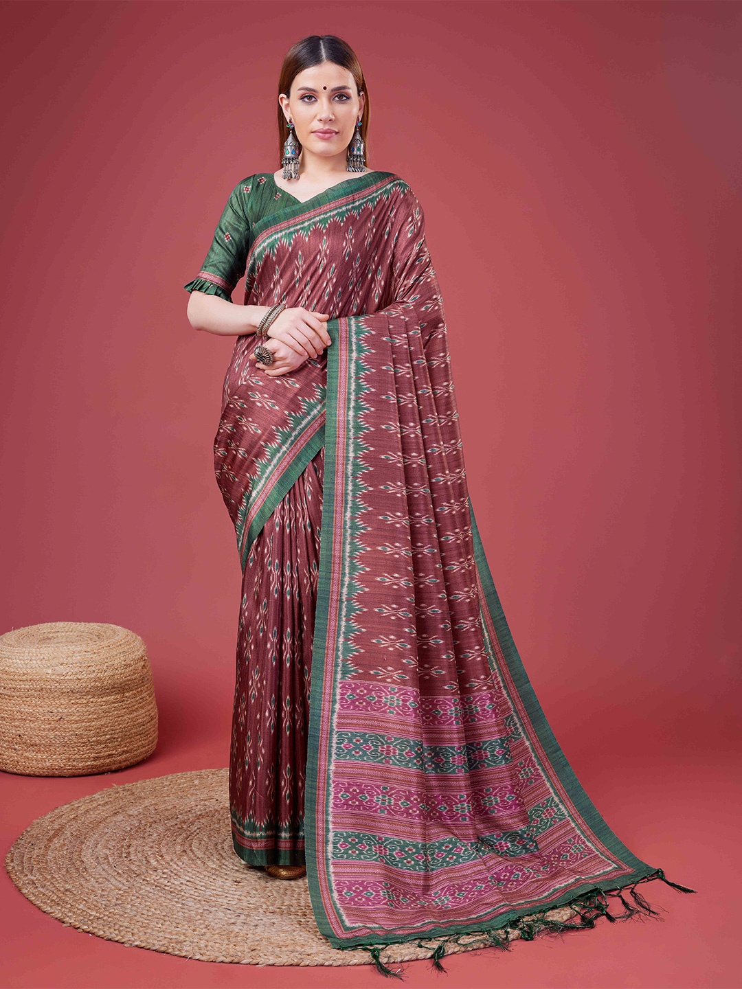 

DIVASTRI Ethnic Motifs Printed Zari Banarasi Designer Saree, Maroon