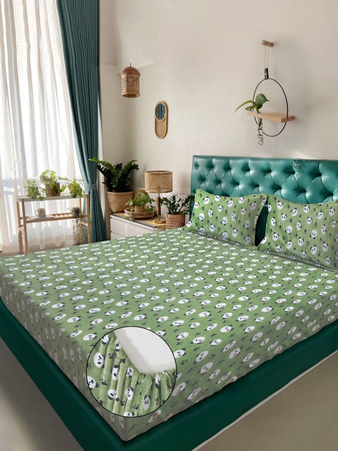 

Myntra Elegant Homes Green & White Printed 300 TC King Bedsheet Set 2.50 m x 2.25 m