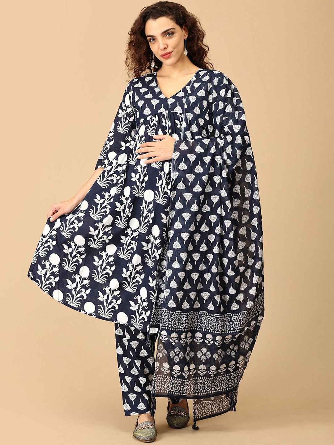 

The Mom Store Maternity Floral Printed Empire Pure Cotton Kurta With Trousers & Dupatta, Navy blue