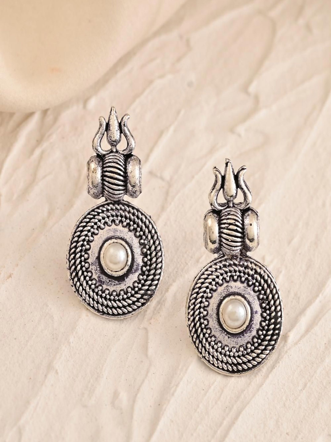 

STYYO Silver-Plated Oval Drop Earrings