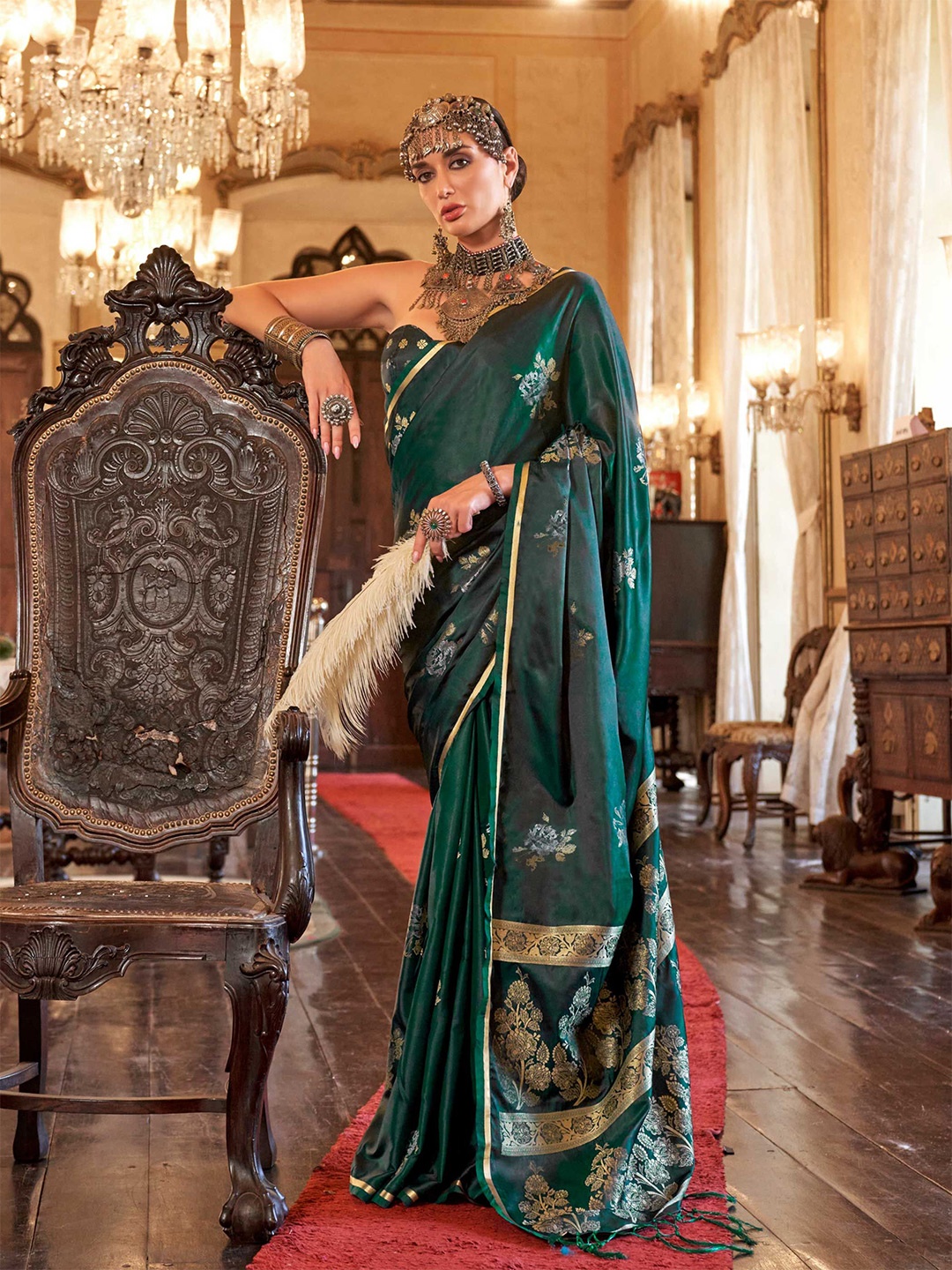 

Vardha Woven Design Zari Satin Banarasi Saree, Green