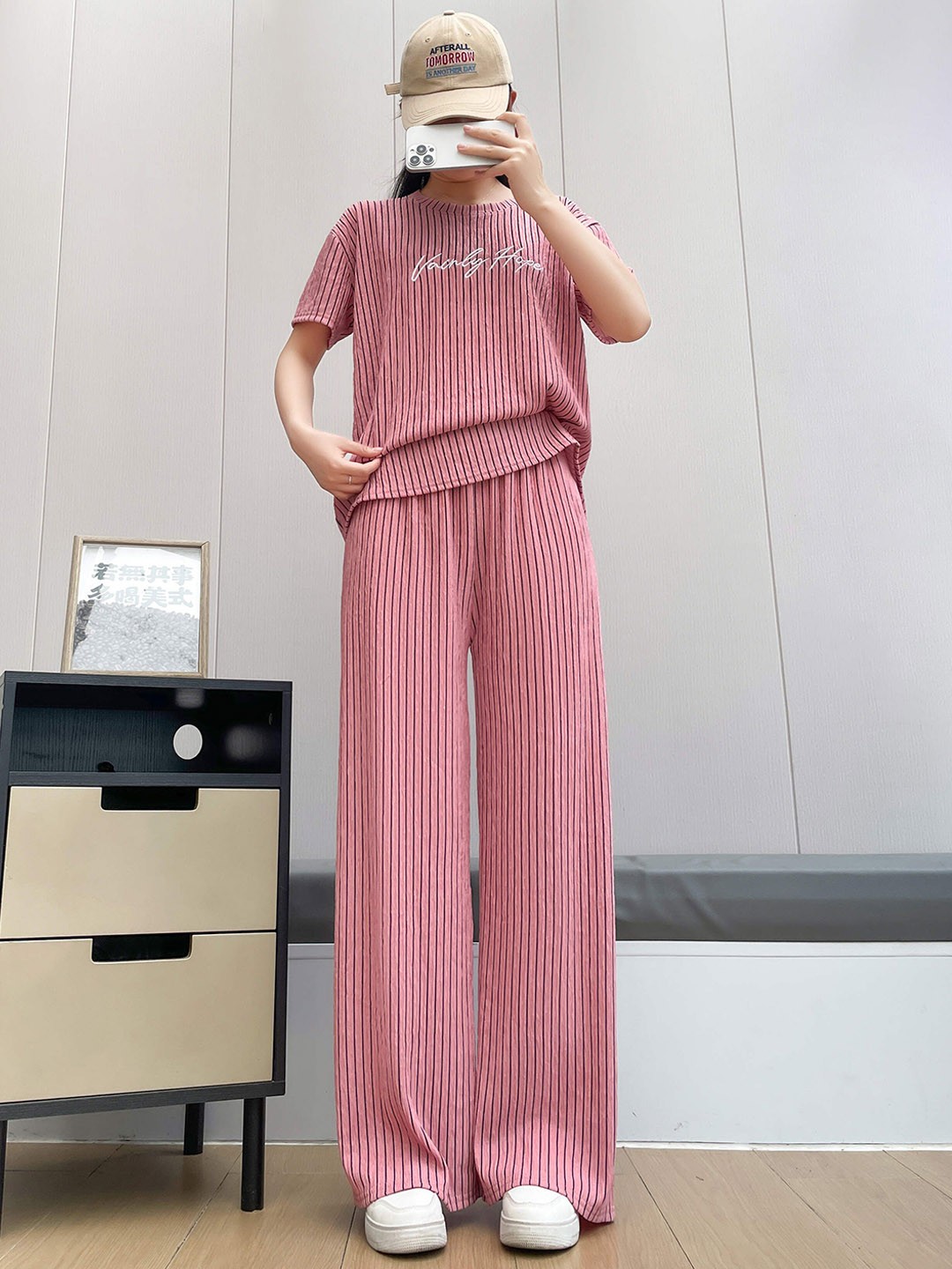 

Lugo Striped Round Neck T-Shirt With Palazzos, Pink