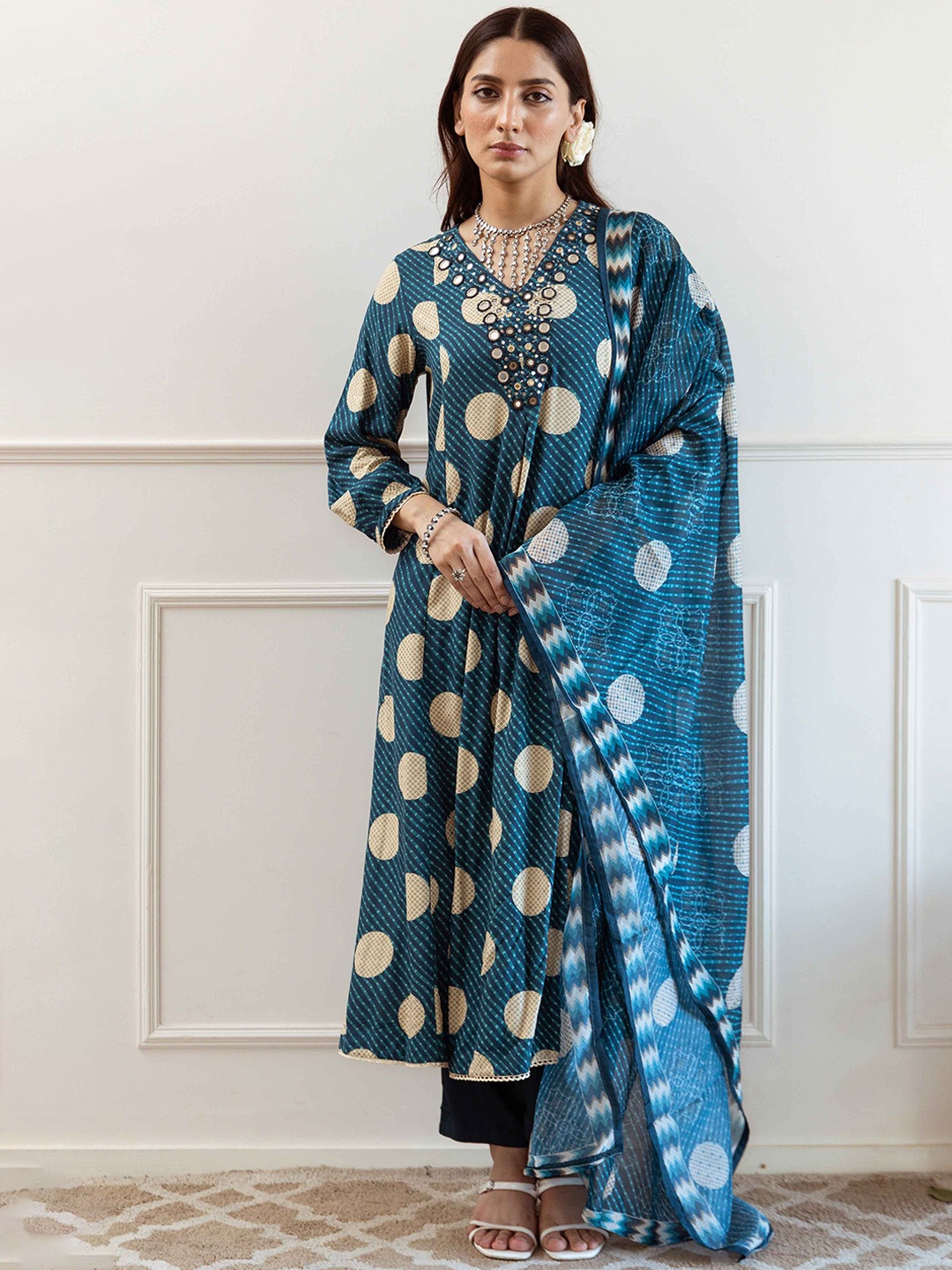 

DIVASTRI Geometric Printed V Neck Mirror Work A-Line Kurta With Trousers & Dupatta, Turquoise blue