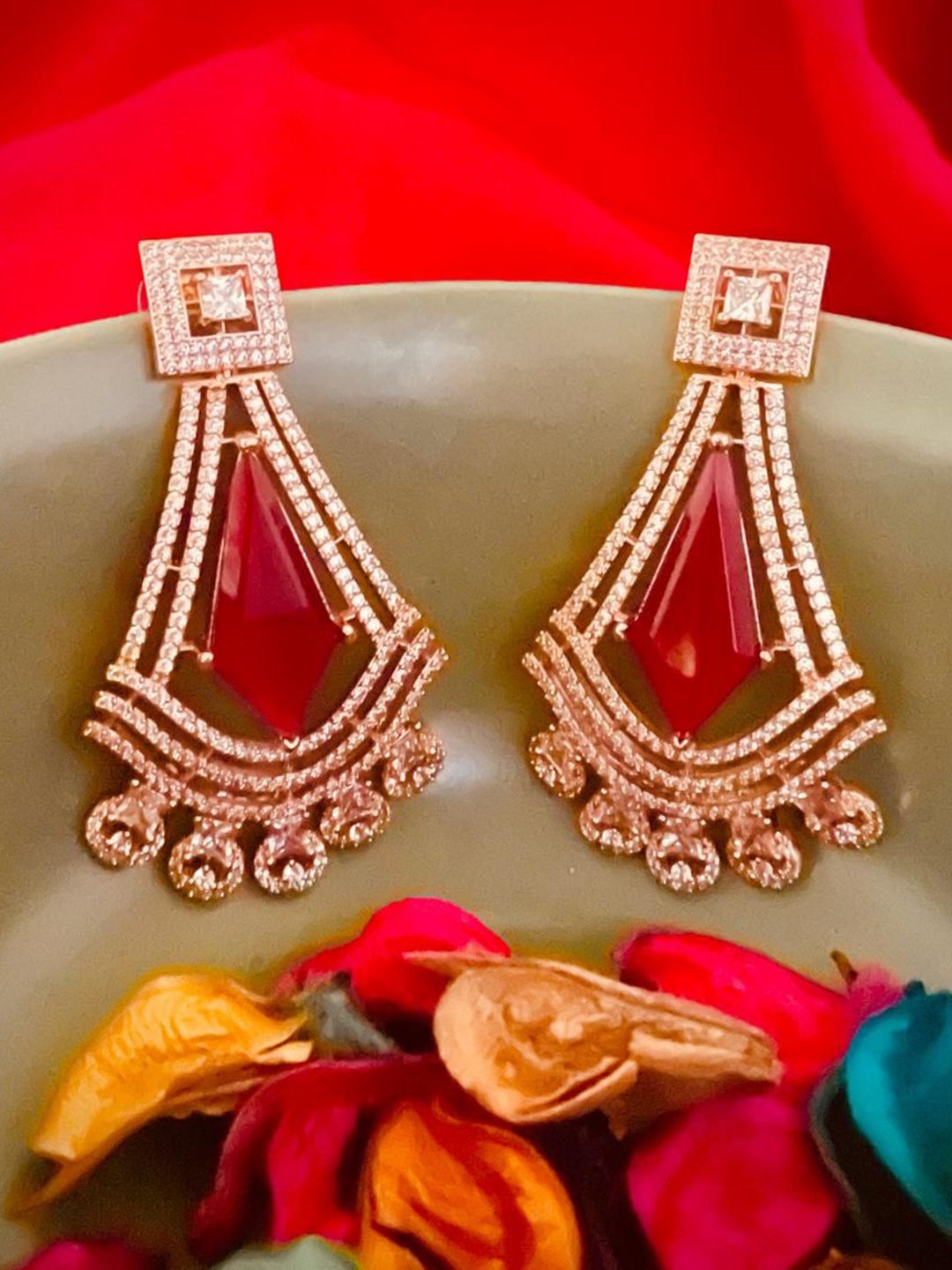 

MONI LIFESTYLE Contemporary Drop Earrings, Red
