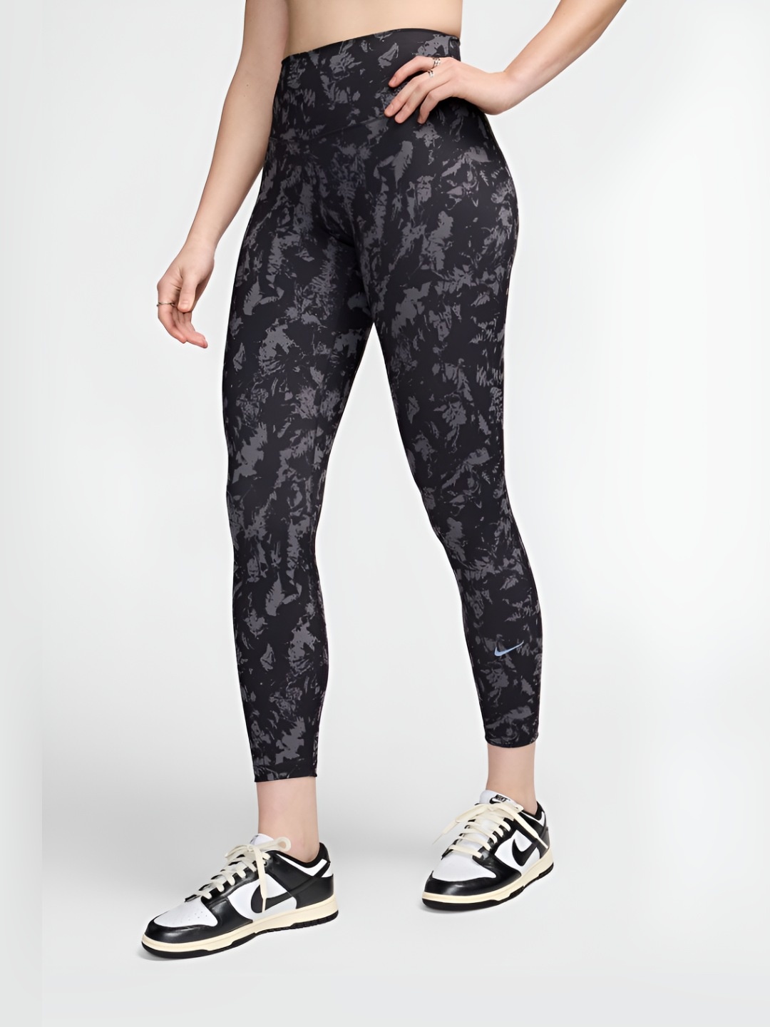 

Nike Women Printed Ankle Length Tights, Black