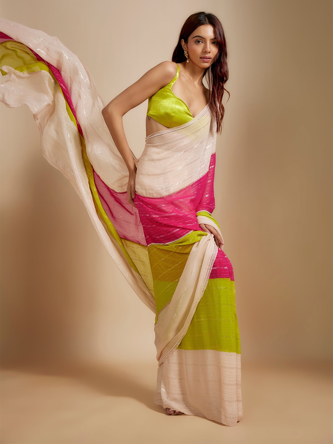 

AWRIYA Colourblocked Pure Georgette Saree, Green