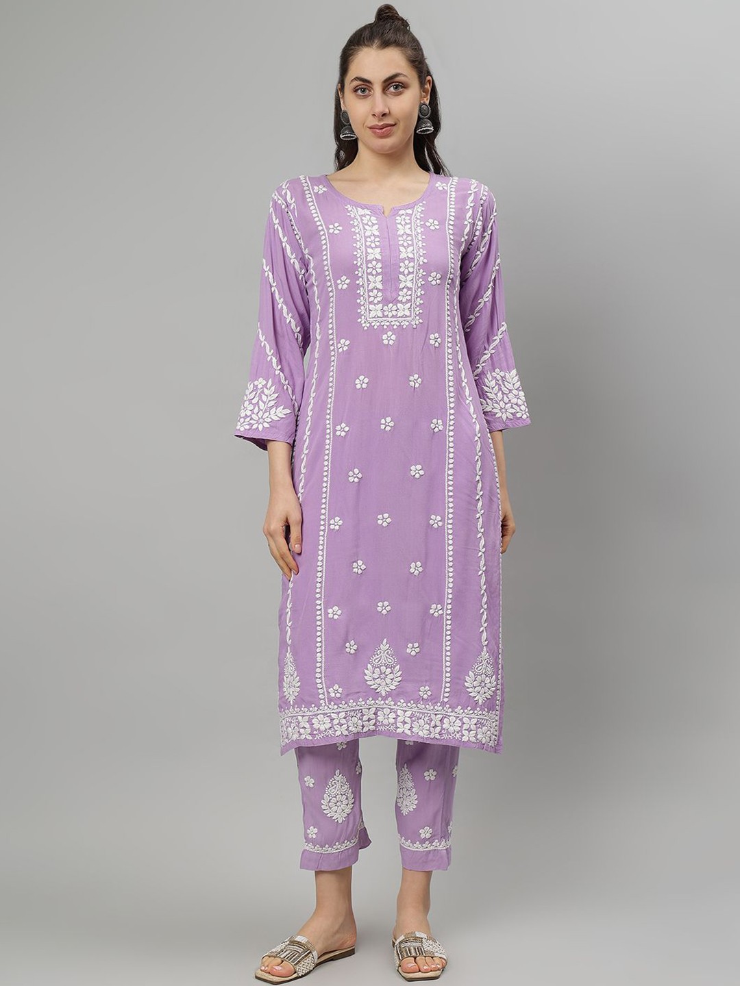 

Seva Chikan Ethnic Motifs Embroidered Lucknowi Chikankari Straight Kurta With Palazzos, Lavender