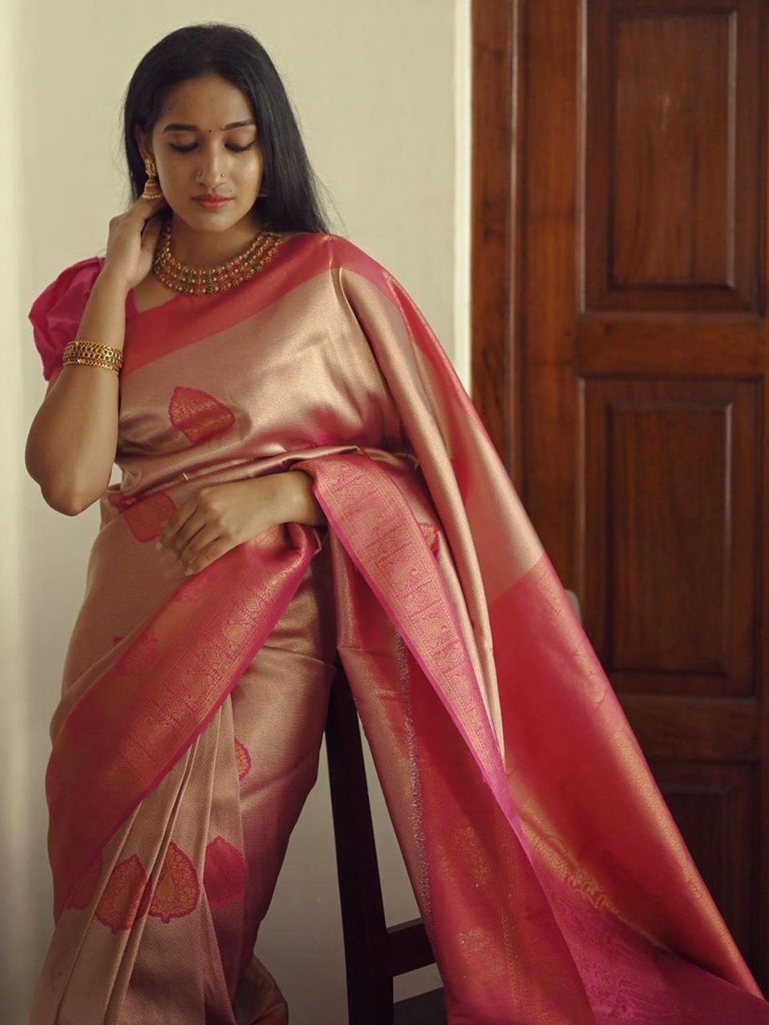 

Moda Rapido Woven Design Saree With Blouse Piece, Pink