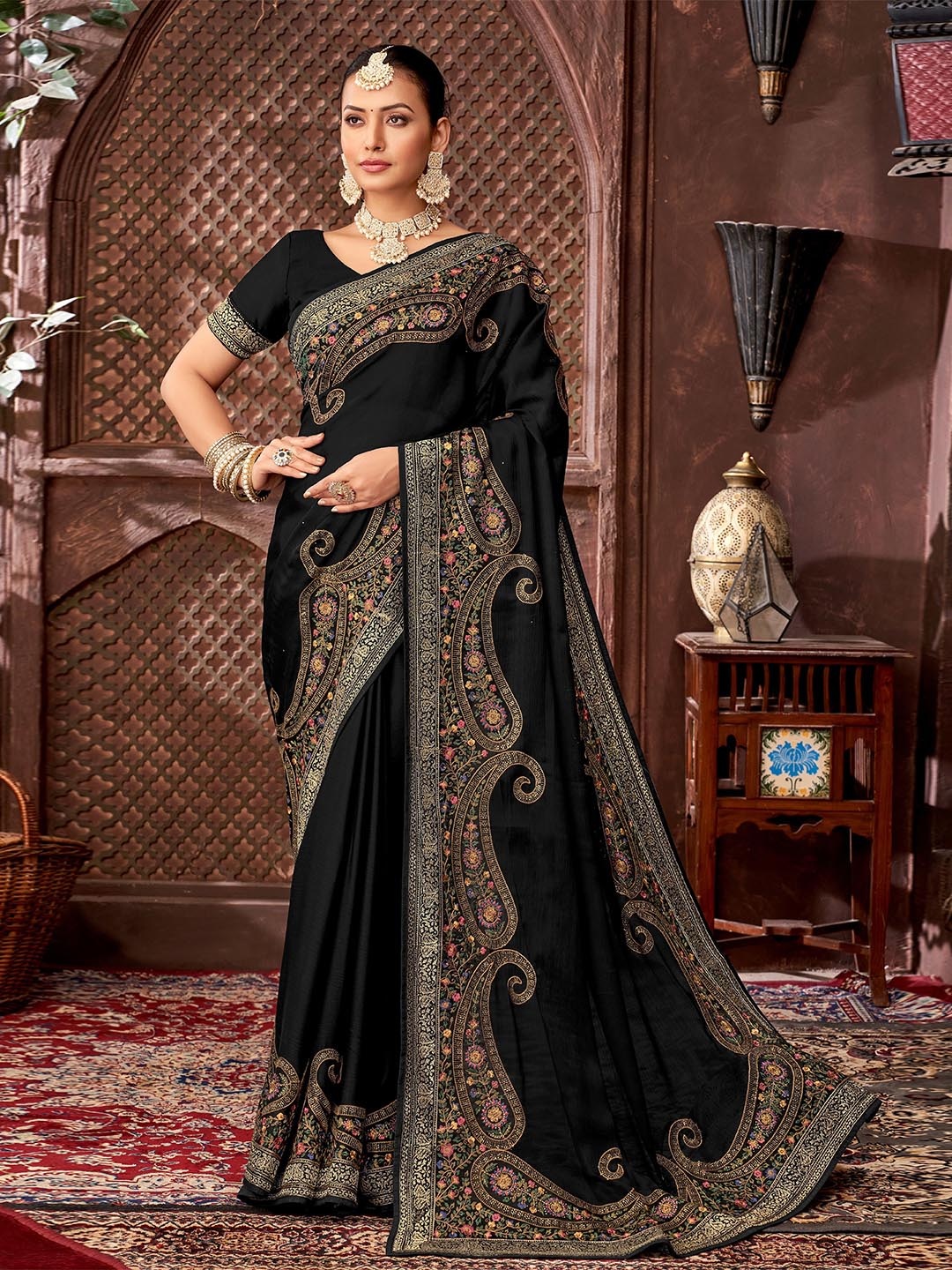 

Arron Creats Floral Embroidered Pure Chiffon Saree, Black