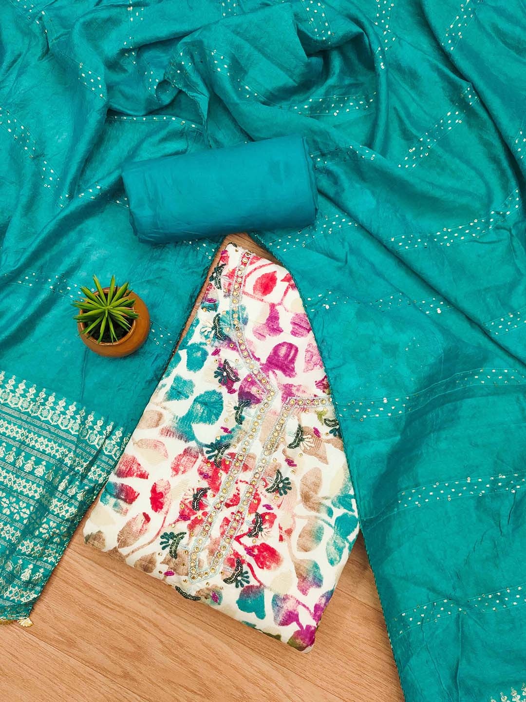 

SHADOW & SAINING Floral Printed Beads And Stones Pure Cotton Unstitched Dress Material, White