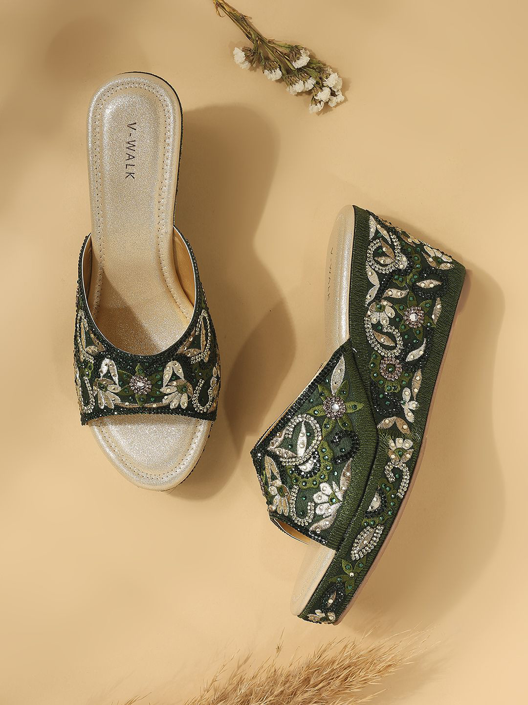 

V-WALK Women Embellished Platform Sandals, Green