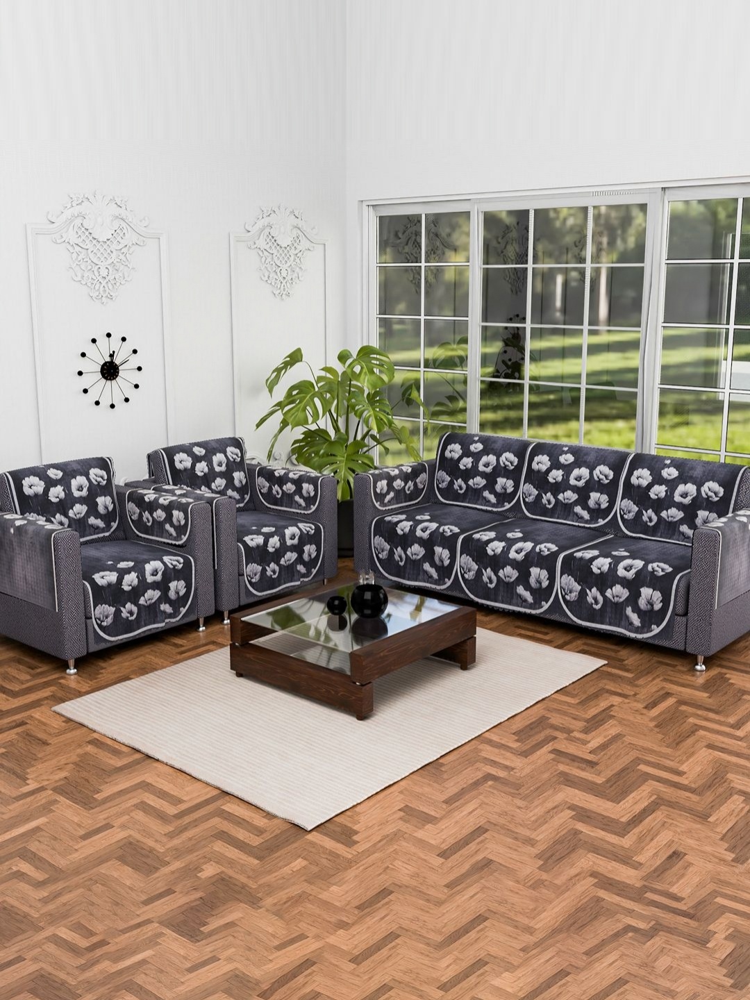 

Aura Lotus Grey & Black 16 Pieces Floral Printed 5 Seater Velvet Sofa Covers