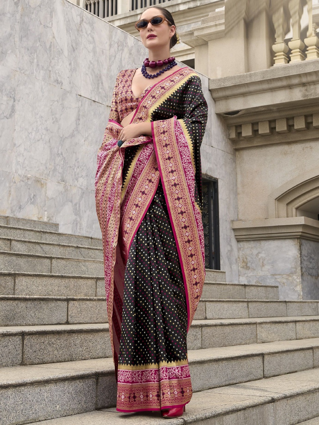 

MAHALASA Woven Design Pure Silk Banarasi Saree, Black