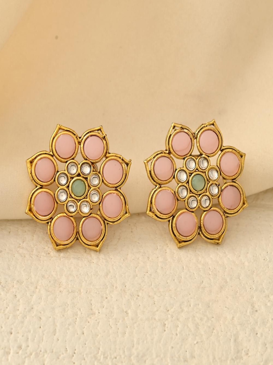 

DASTOOR Contemporary Studs Earrings, Gold