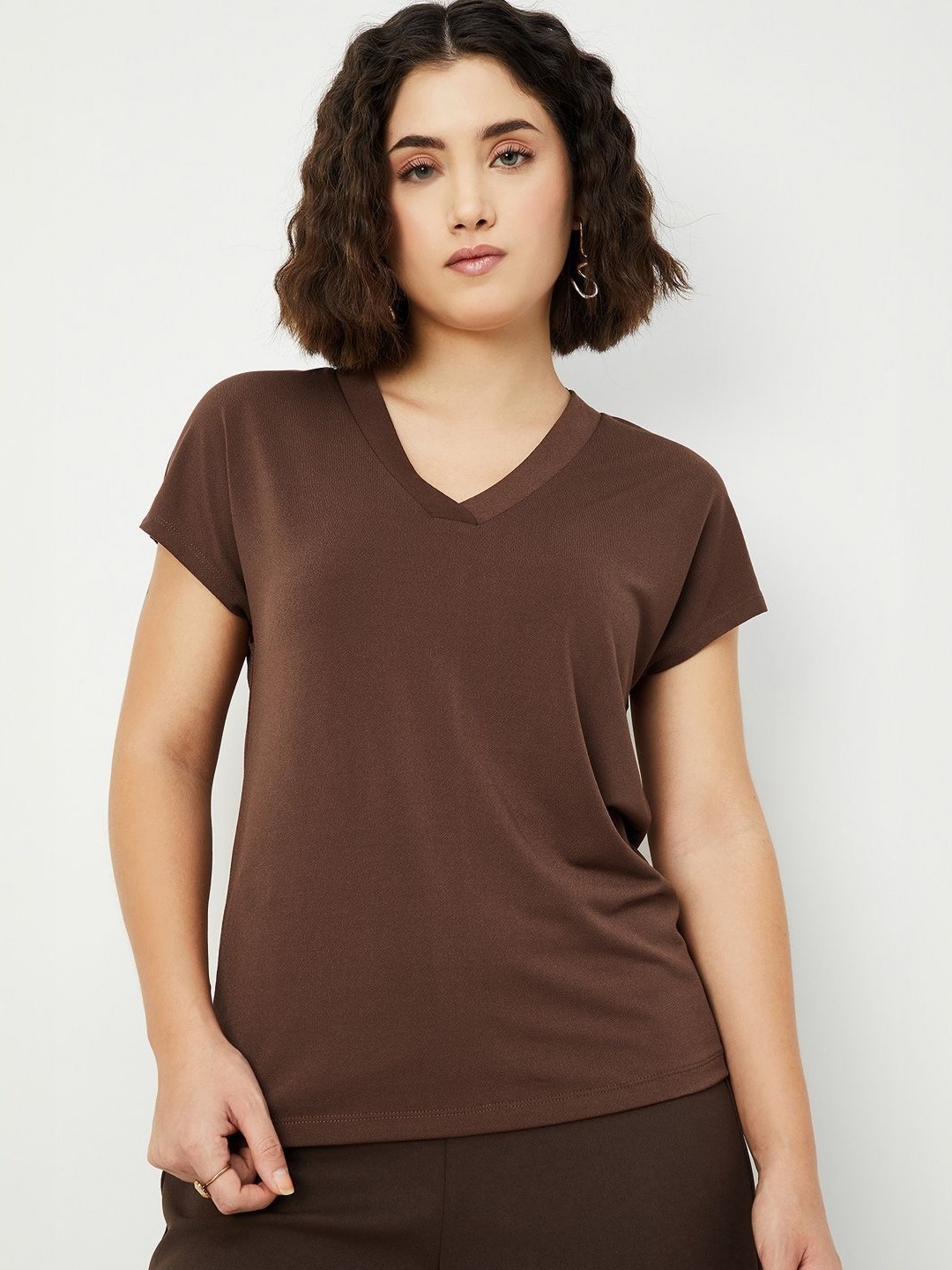 

max Women Solid Round Neck T-shirt, Brown