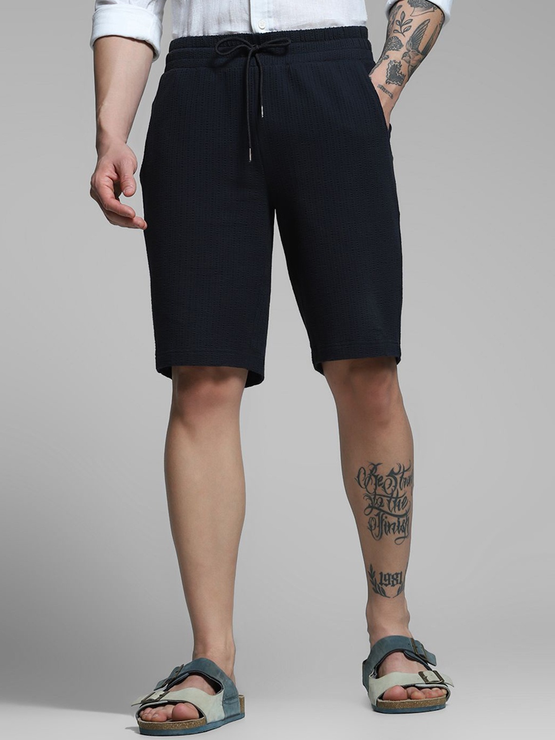 

Jack & Jones Men Mid-Rise Regular Fit Shorts, Navy blue