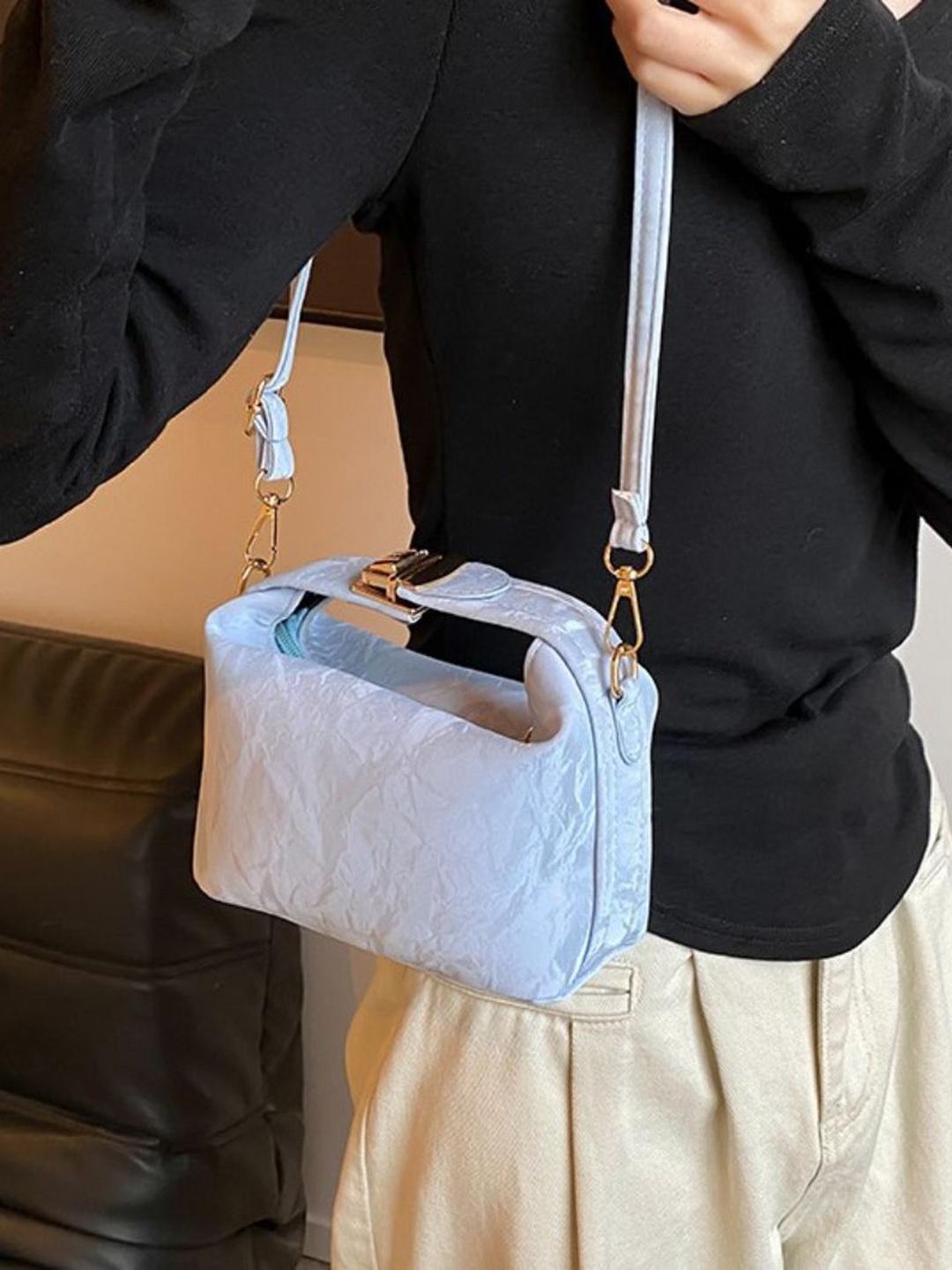 

DressBerry PU Handheld Bag, Blue
