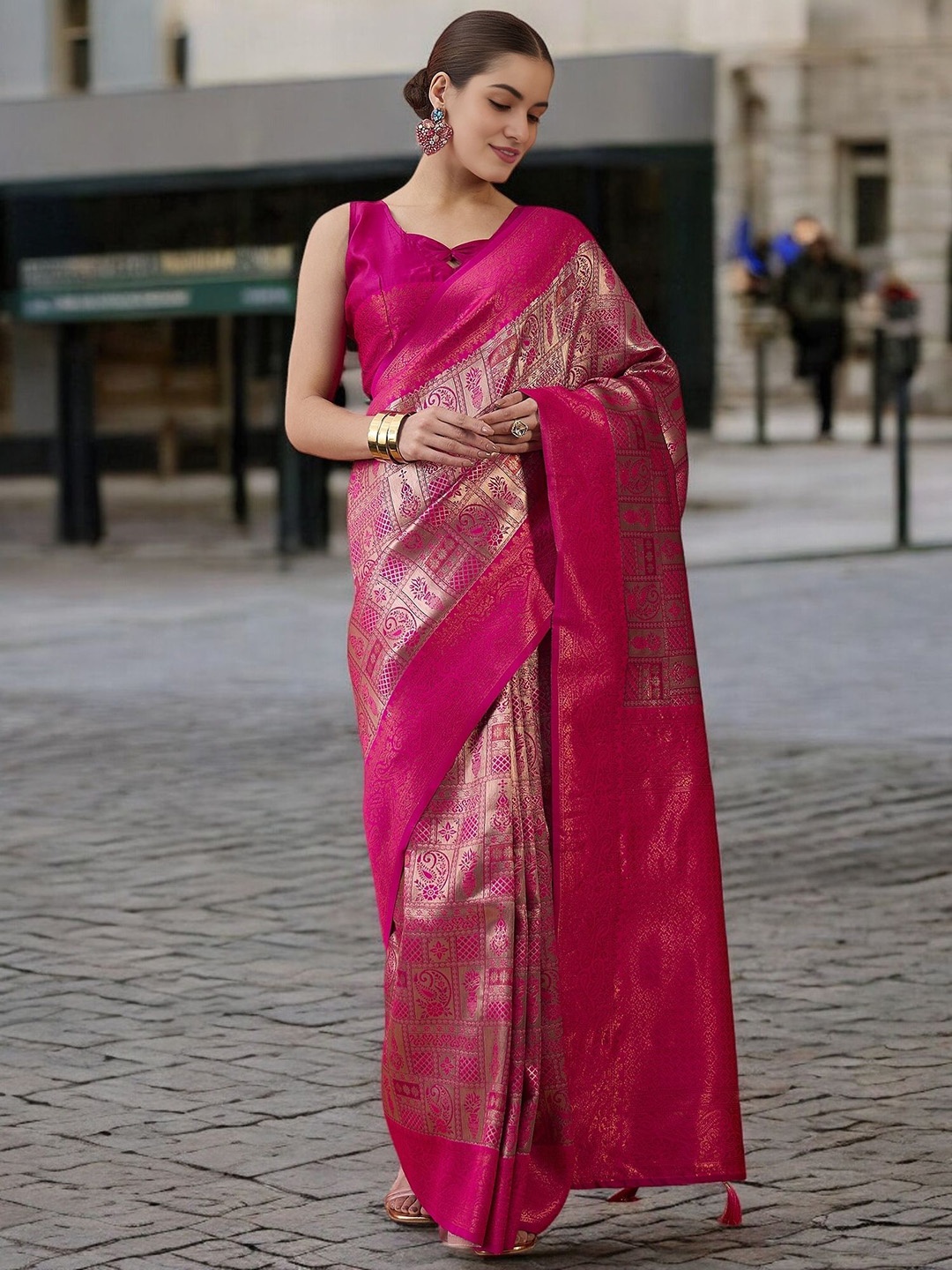 

KIMISHA Woven Design Printed Zari Banarasi Saree, Magenta