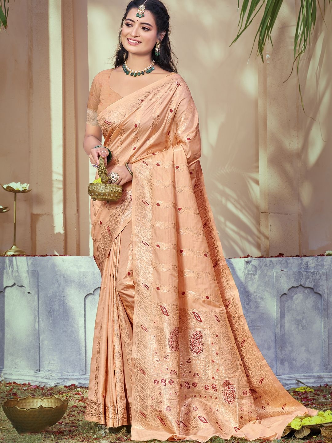 

SANGAM PRINTS Woven Design Zari Tussar Saree, Peach