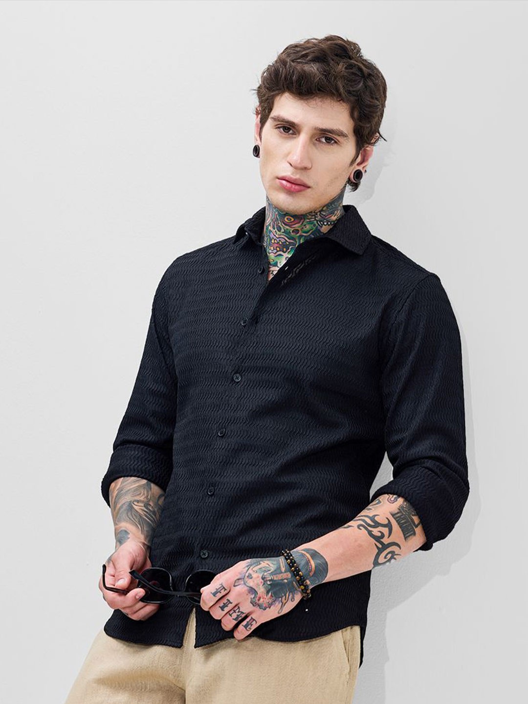 

Snitch Men Slim Fit Opaque Formal Shirt, Black