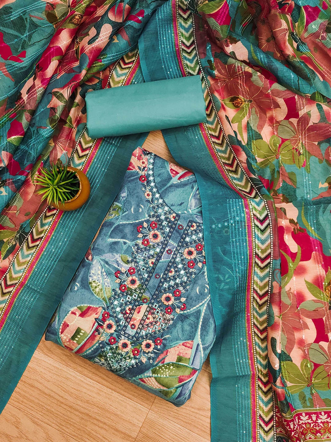 

SHADOW & SAINING Floral Printed Sequinned Unstitched Dress Material, Sea green
