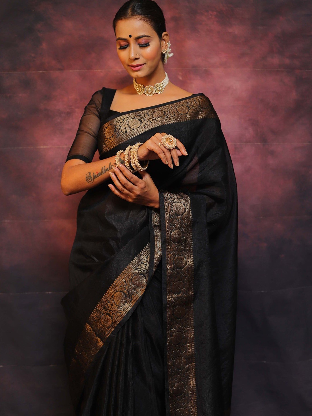 

Moda Rapido Indie Florals Woven Design Saree With Blouse Piece, Black
