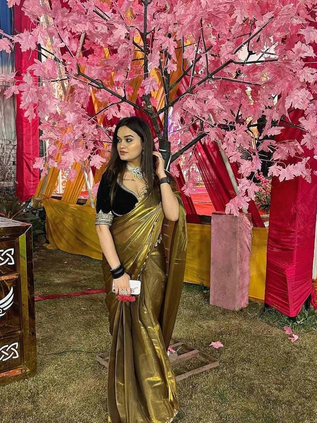 

MANSUBHA Sequinned Organza Saree, Gold