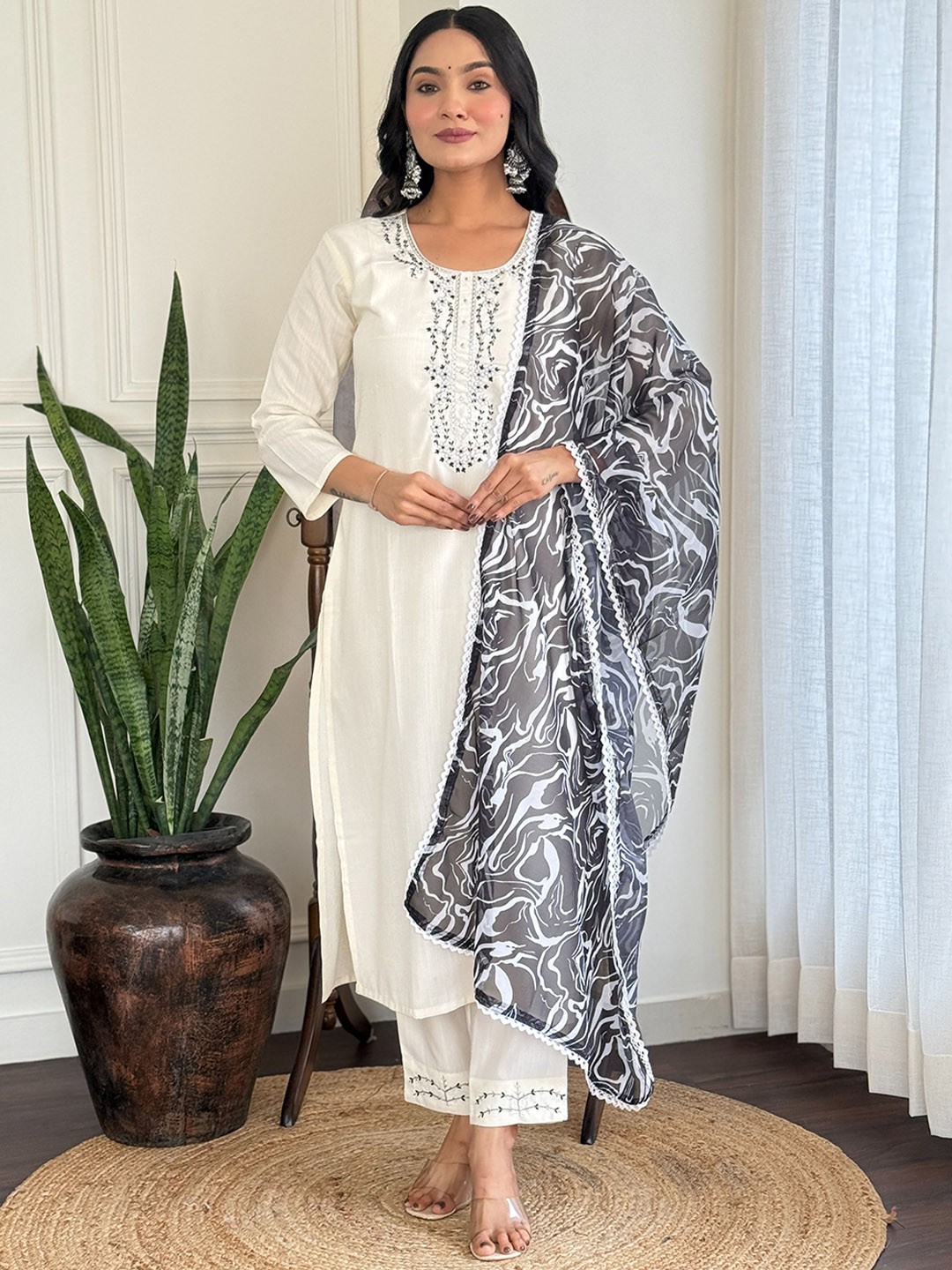 

Growdamy Ethnic Motifs Yoke Design Thread Work Straight Kurta with Trousers & Dupatta, Cream
