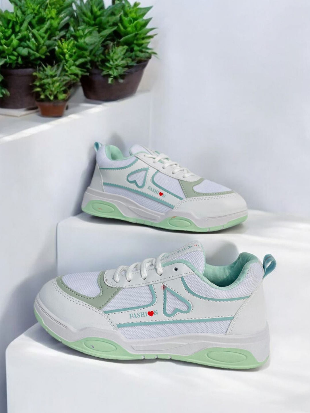 

FABBMATE Girls Colourblocked Sneakers, Green
