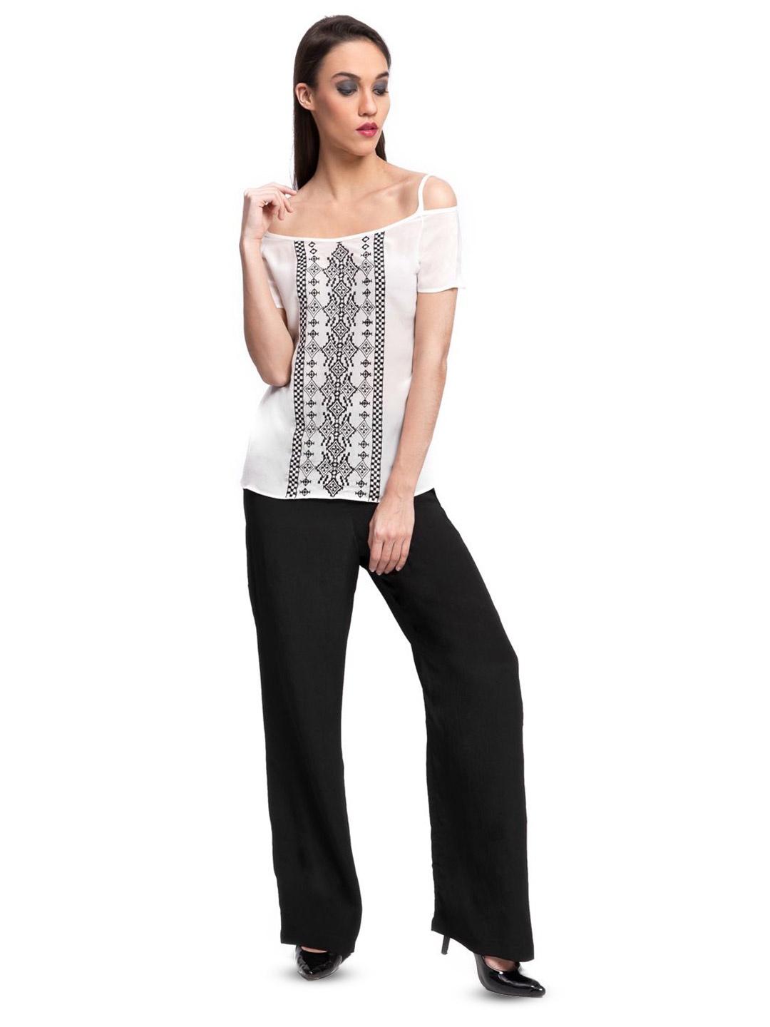 

The Sancy Ethnic Motifs Print Monochrome Off-Shoulder Cold-Shoulder Bardot Top, White