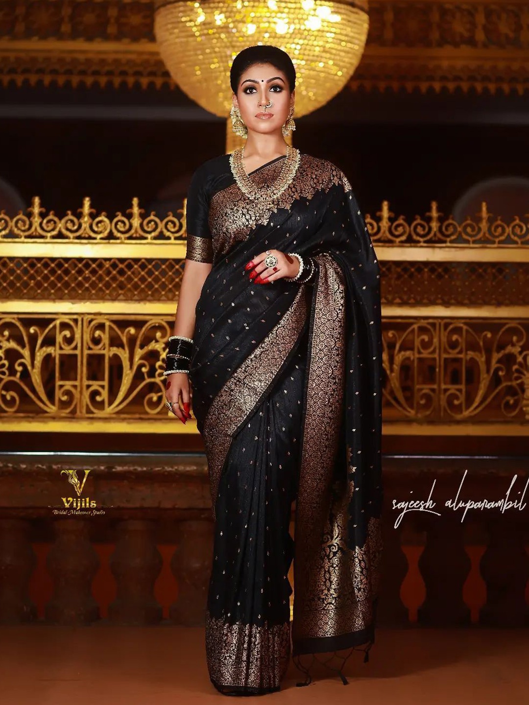 

Moda Rapido Woven Design Zari Saree With Unstitched Blouse Piece, Black