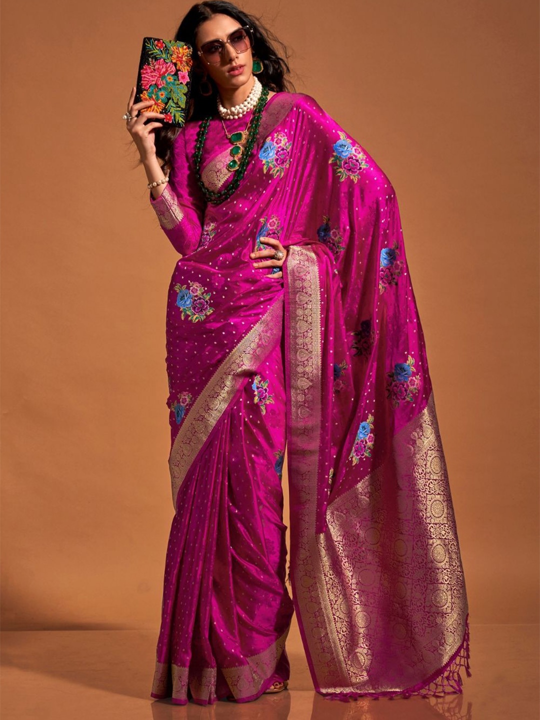

Vardha Floral Printed Zari Satin Saree With Unstitched Blouse Piece, Magenta