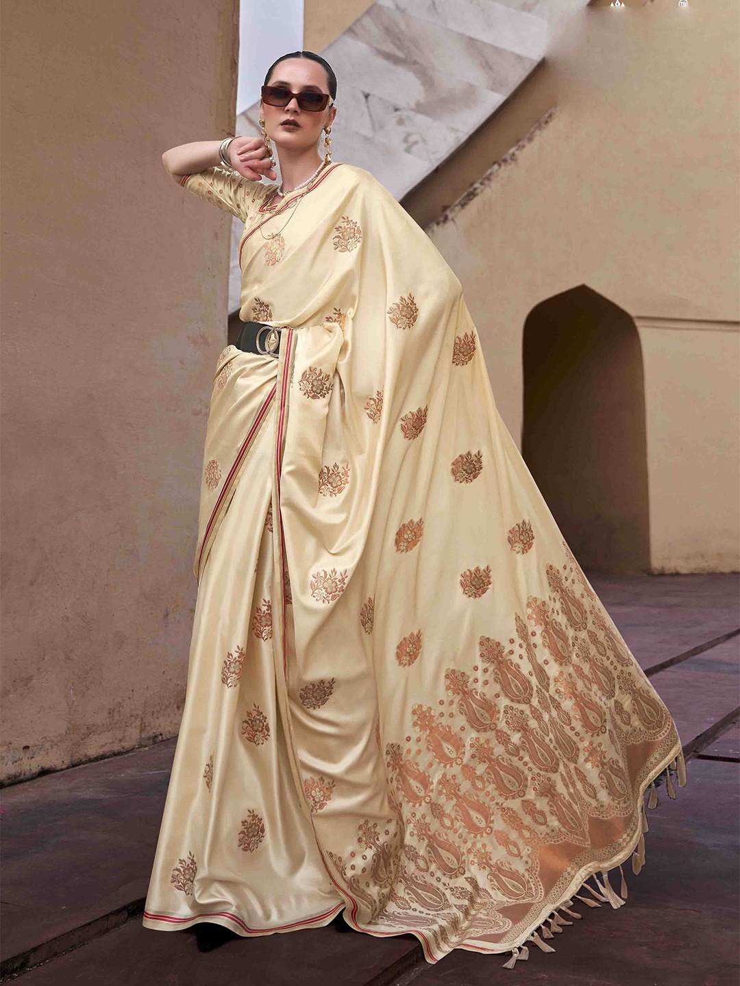 

Mitera Woven Design Zari Saree, Cream