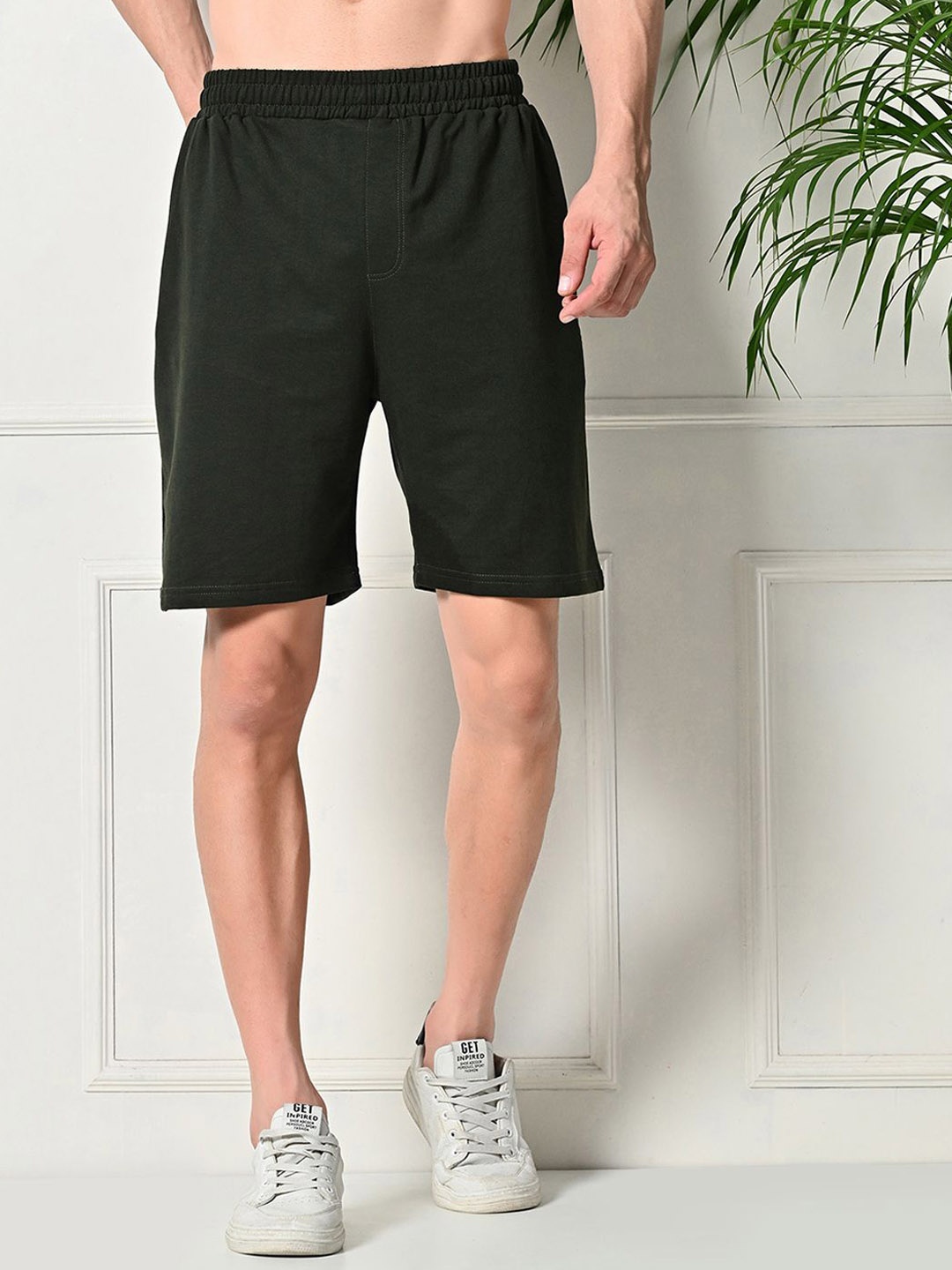 

FITINC Men Regular Fit Mid-Rise Outdoor Shorts, Green