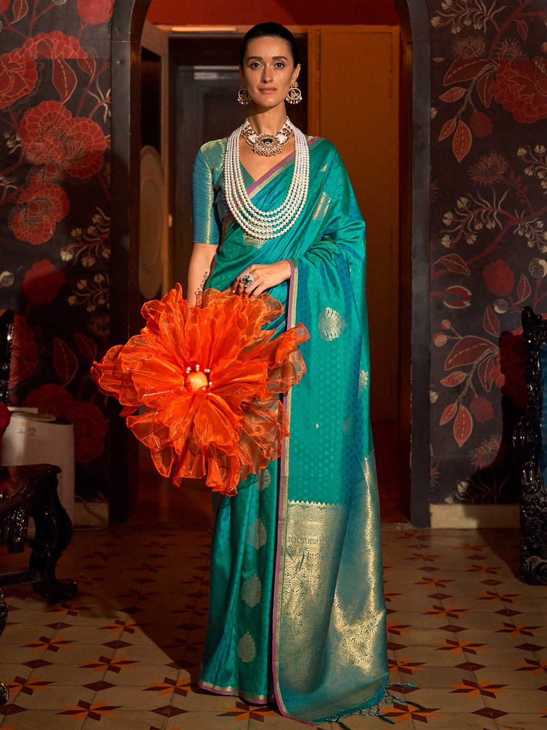 

Vardha Ethnic Motifs Woven Design Zari Banarasi Saree, Turquoise blue