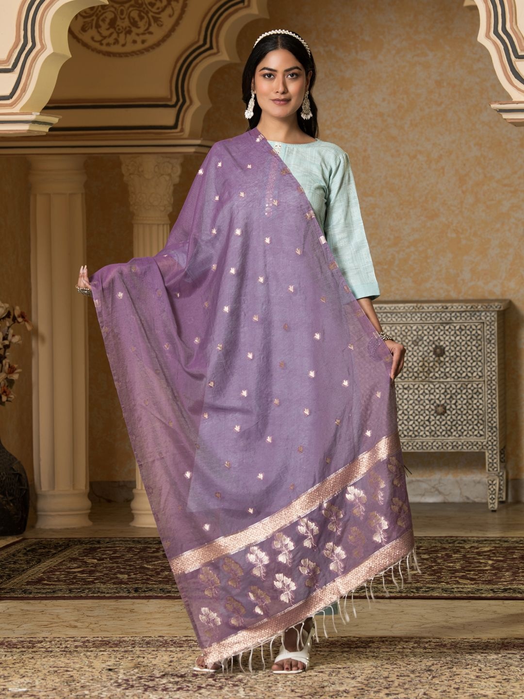 

SAHASIKA Ethnic Motifs Woven Design Dupatta With Zari, Lavender