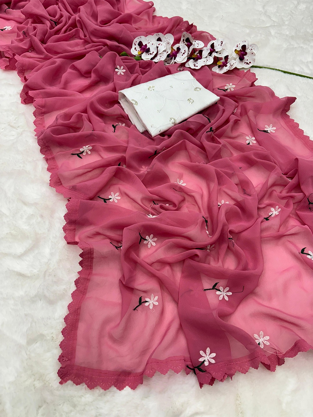 

AWRIYA Floral Pure Georgette Fusion Saree, Pink