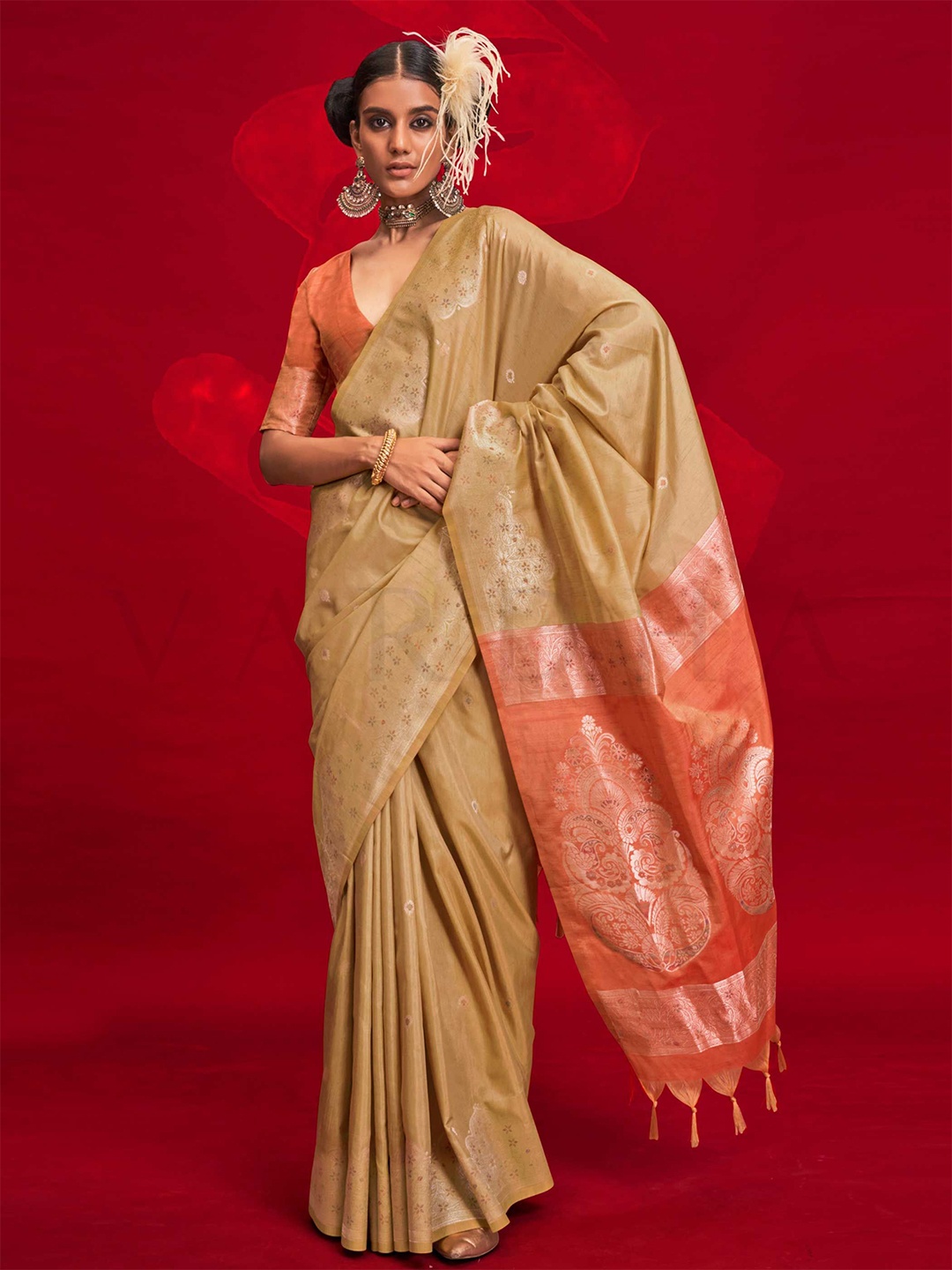 

Vardha Ethnic Motifs Zari Banarasi Saree, Beige