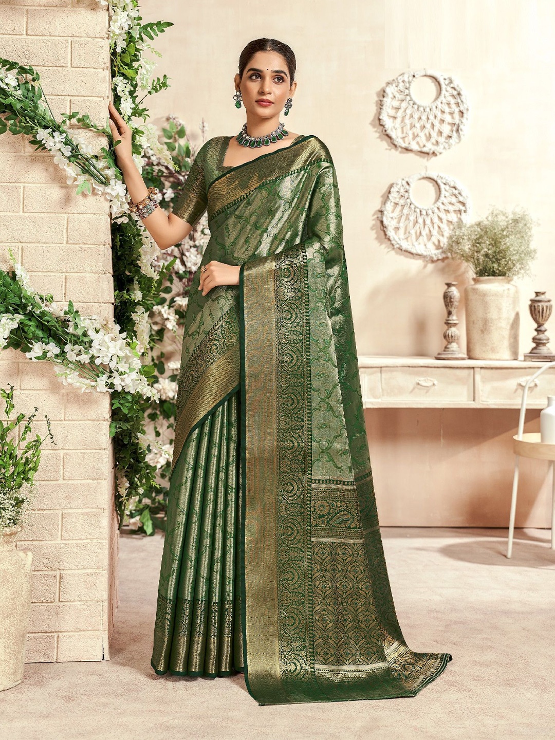 

MAHALASA Ethnic Motifs Woven Design Zari Pure Silk Kanjeevaram Saree, Green
