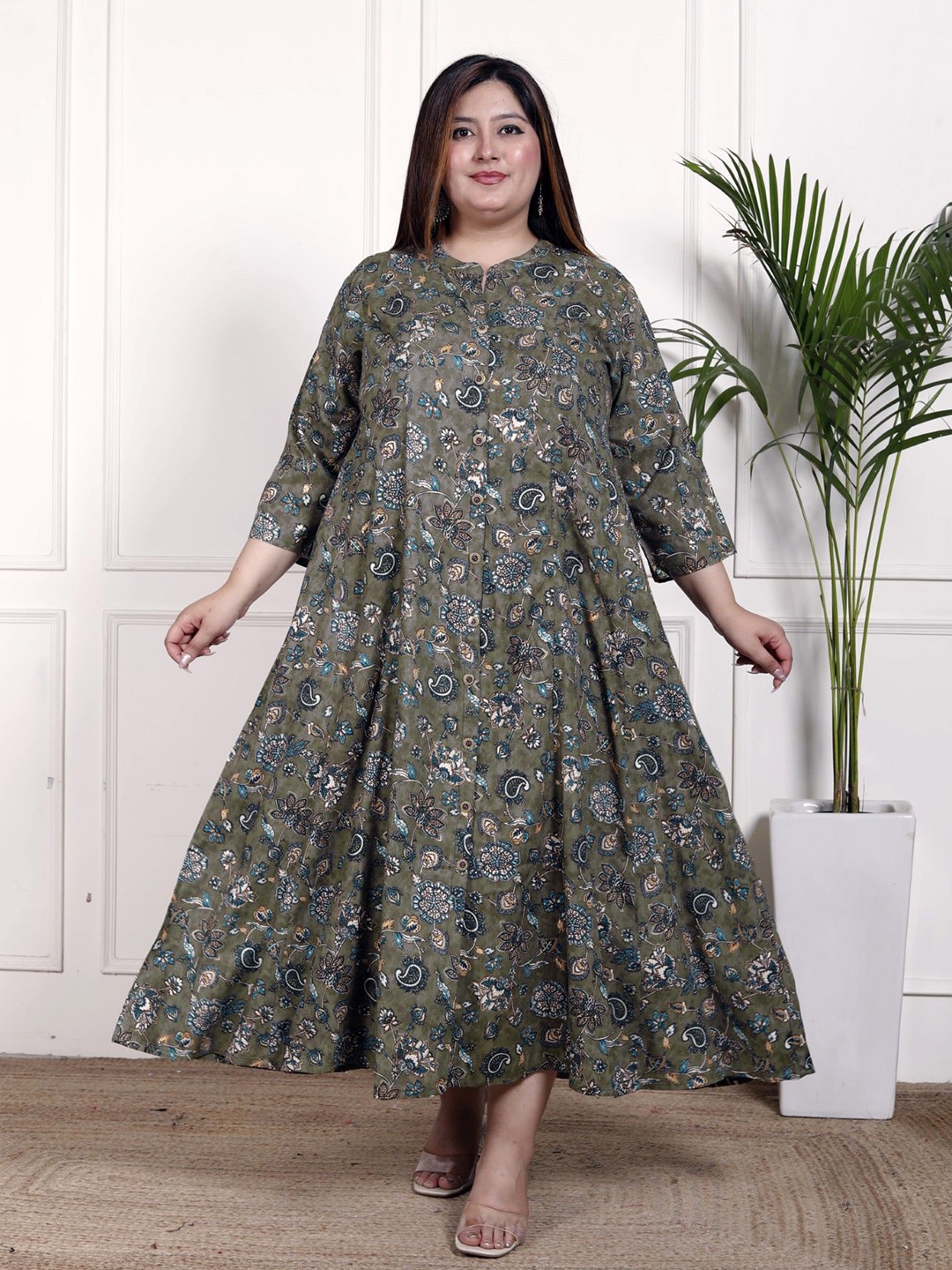 

Swasti Women Plus Size Ethnic Motifs Printed Maxi Dress, Green
