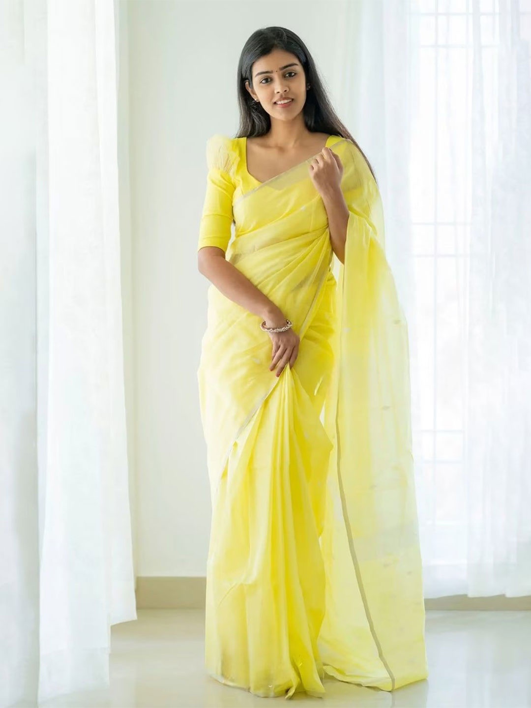 

APNISHA Zari Saree, Yellow