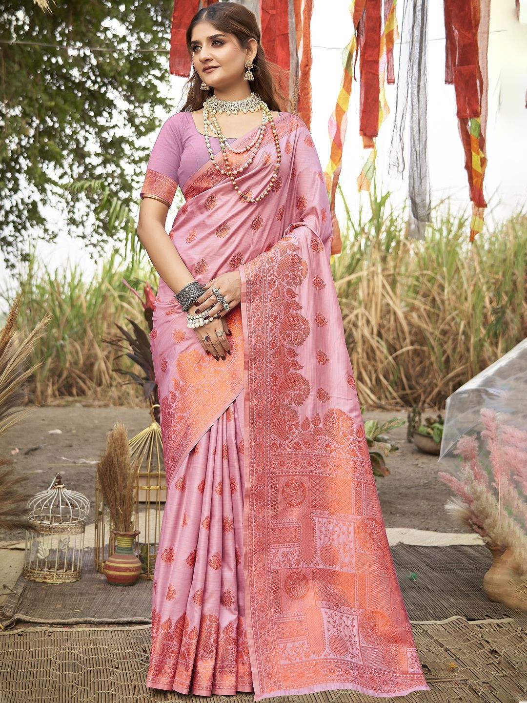 

SANGAM PRINTS Woven Design Zari Tussar Saree, Pink