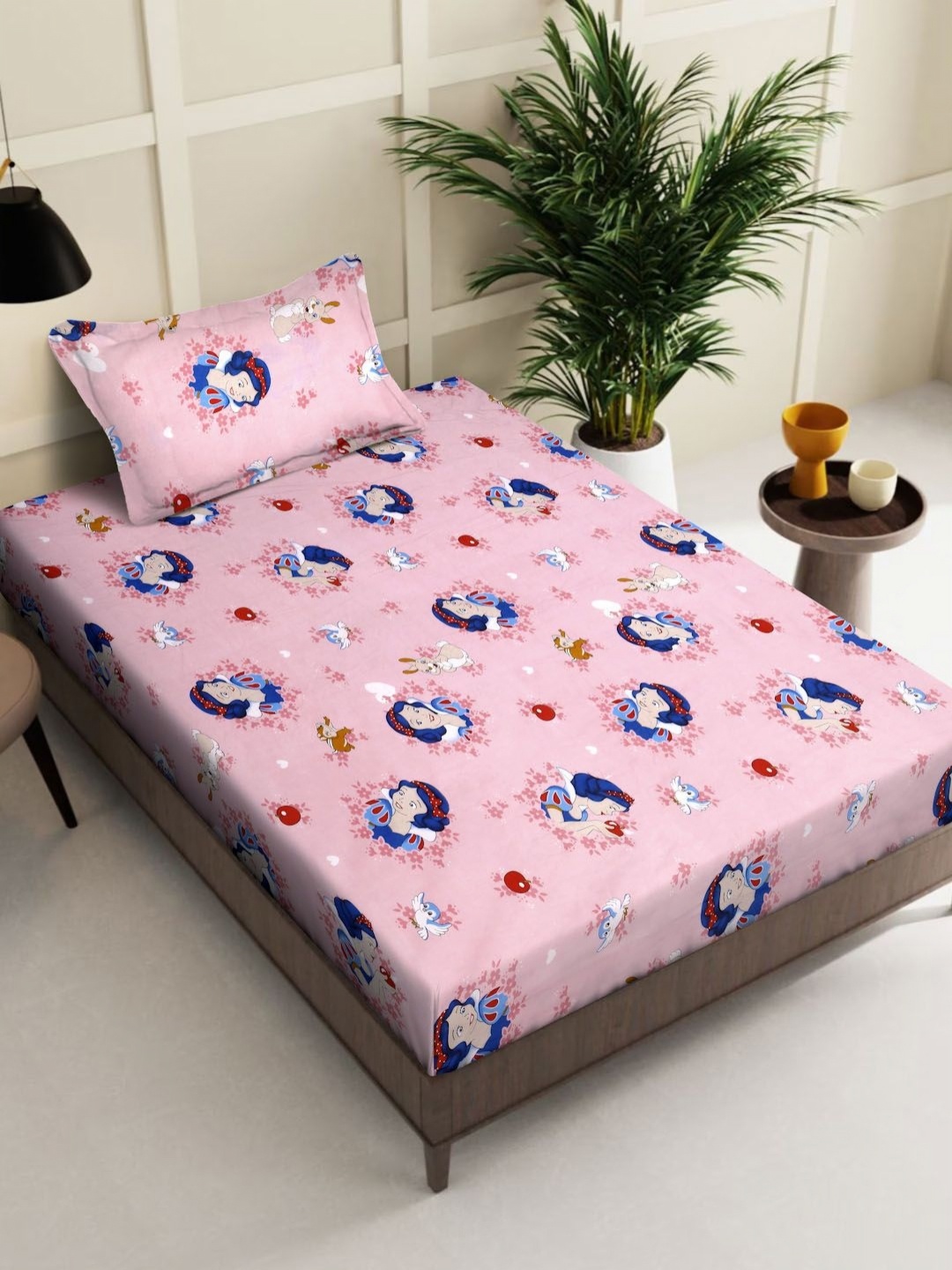 

Myntra Elegant Homes Pink & Blue Graphic 400 TC Single Bedsheet Set 2.5 m x 1.5 m