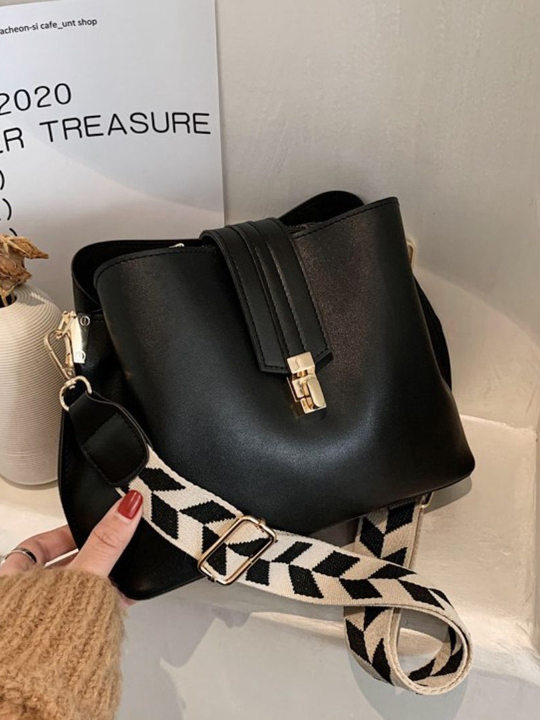

DressBerry PU Shopper Sling Bag, Black